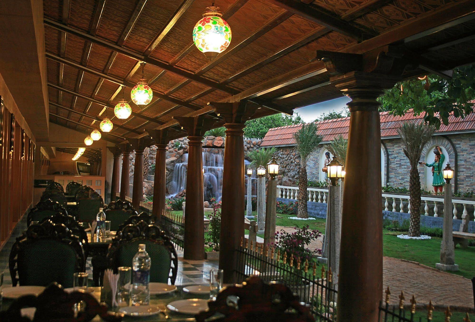 Kumararraja Palace Yelagiri Exterior foto